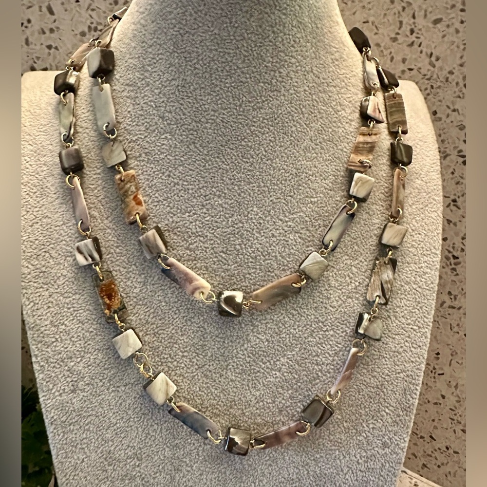 Shell segments necklace - Picture 4 of 5
